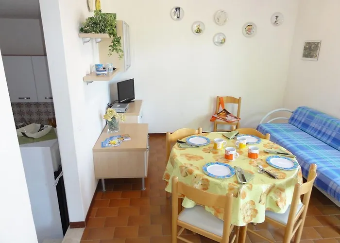 House With Garden And Fireplace Μπιμπιόνε